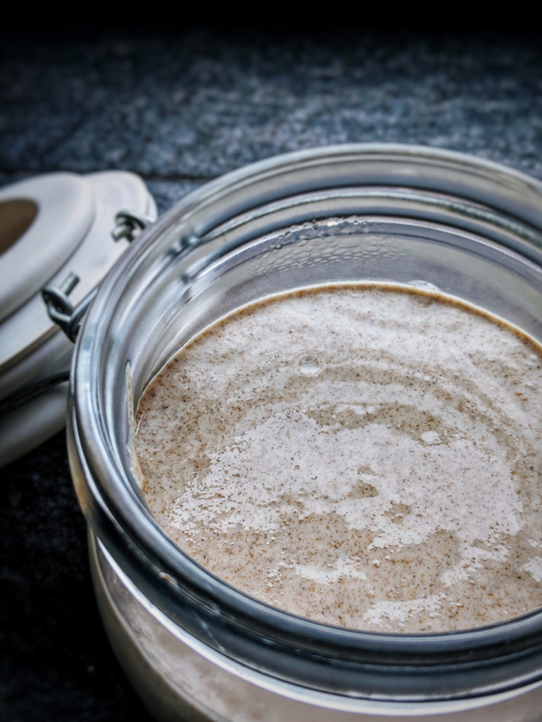 Vad styr smaken i en surdeg?