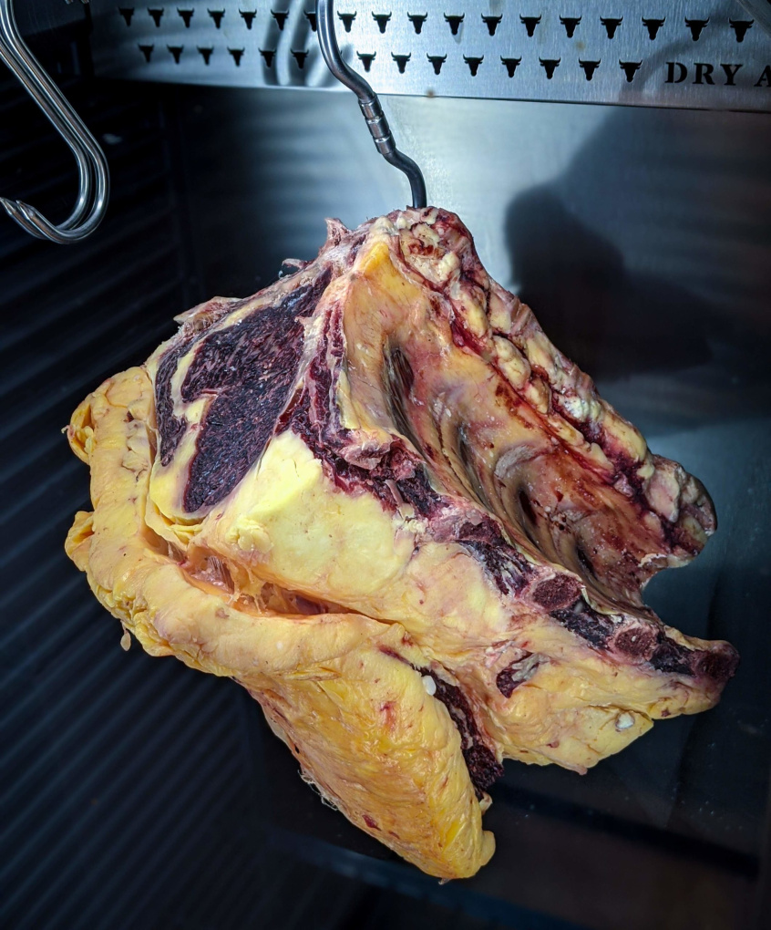 Varför hängmörar vi kött?