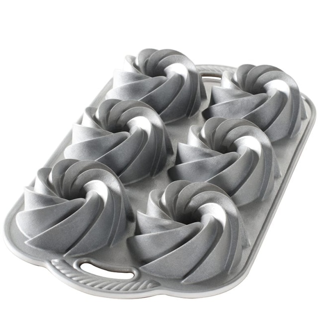 Bakform Heritage Bundtlette Cakes - Nordic Ware