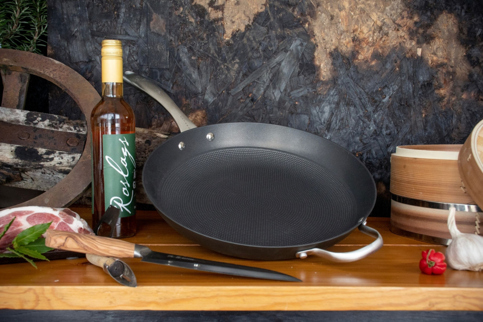 Stekpanna, lättviktsgjutjärn, non-stick - Satake