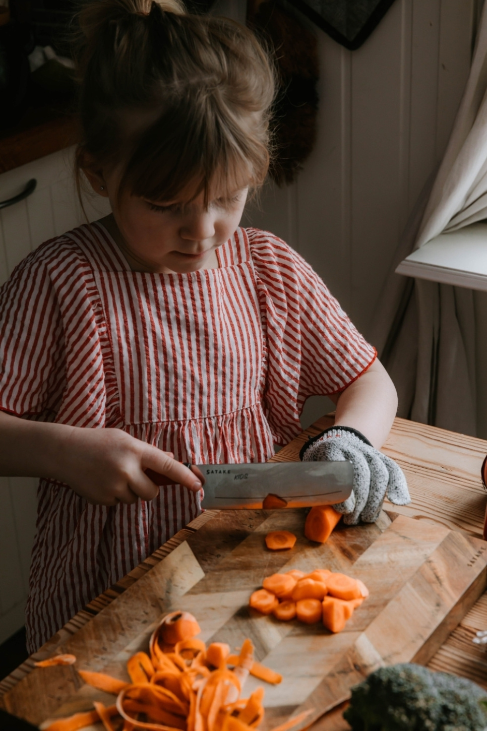 Barnkniv med skärsäker vante - Satake