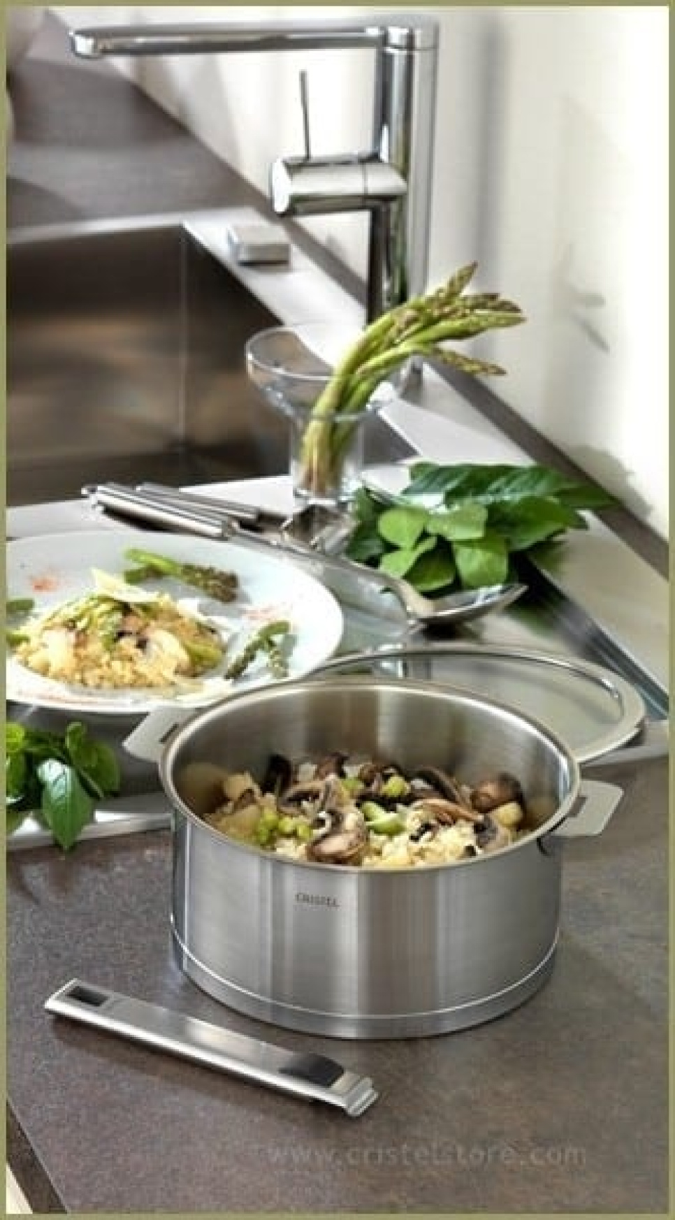 Rostfri kastrull med glaslock, avtagbart handtag, Strate - Cristel