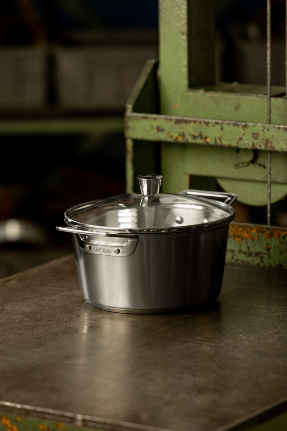 Rostfri gryta med två öron och glaslock, 1826 - Cristel