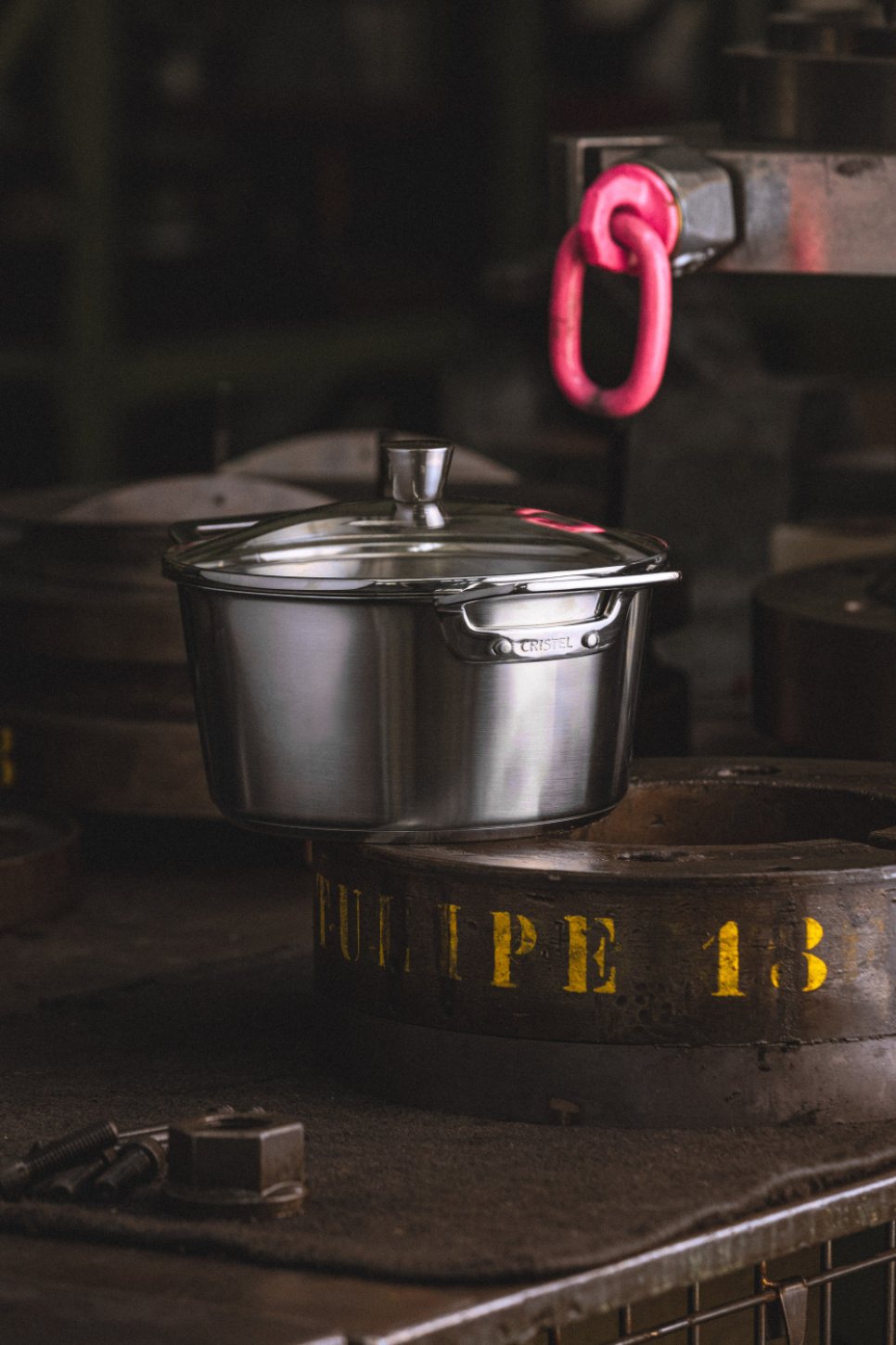 Rostfri gryta med två öron och glaslock, 1826 - Cristel