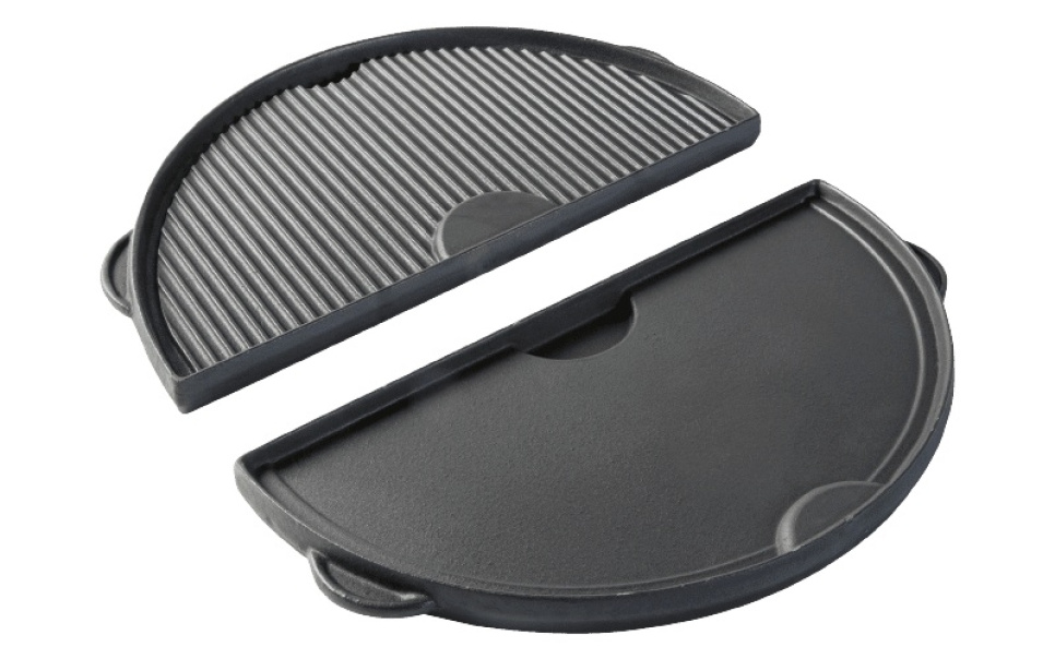 Vändbar grillplatta i gjutjärn, Half Plancha Griddle - Big Green Egg i gruppen Grillar, Spisar & Ugnar / Grillar / Kamadogrillar hos The Kitchen Lab (1282-20031)