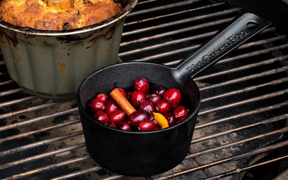 Gjutjärnskastrull med pensel - Big Green Egg