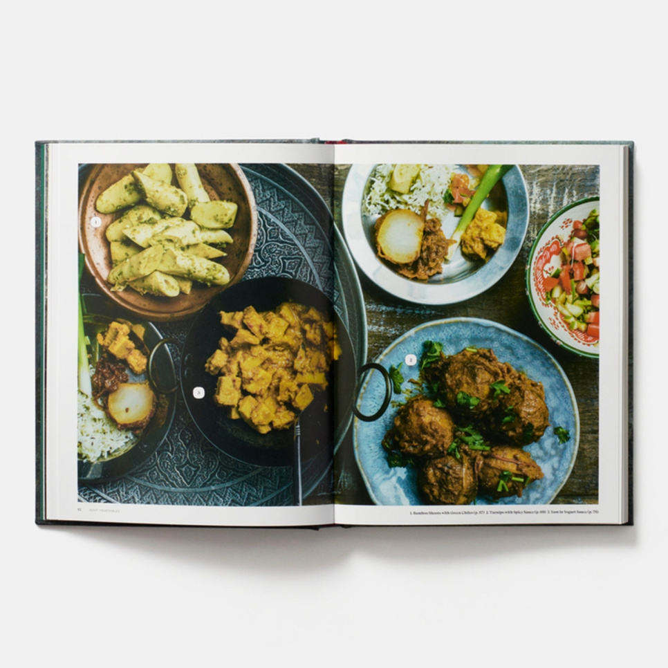 The Indian Vegetarian Cookbook - Pushpesh Pant
