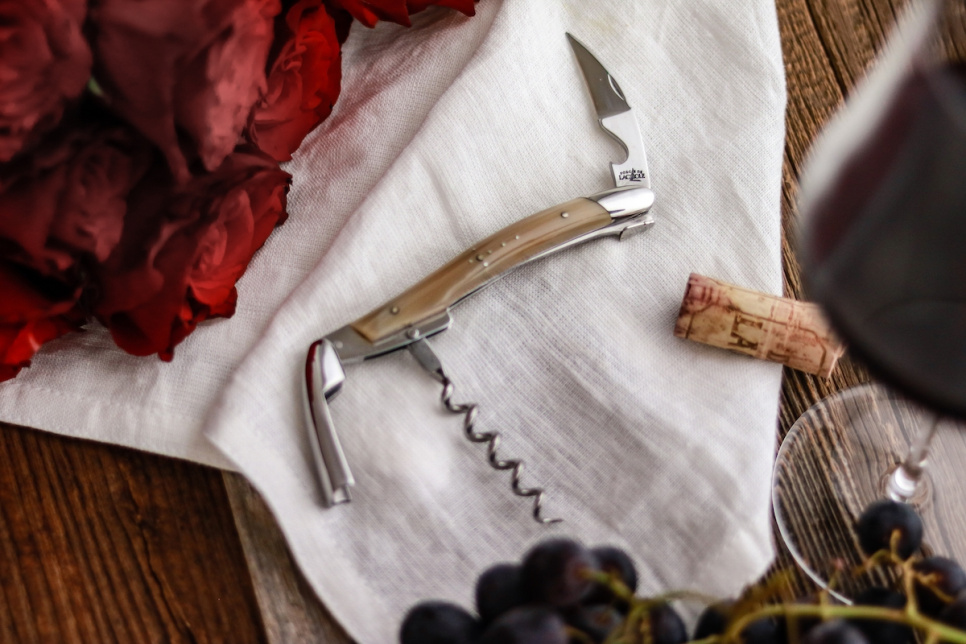 Sommelierkniv av Ljust Horn, blank, Tradition - Forge de Laguiole