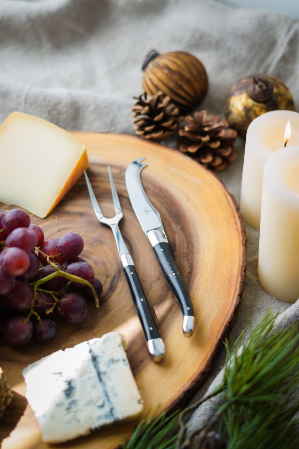 Ost-set, Handtag av Ebenholts, blank, Tradition - Forge de Laguiole