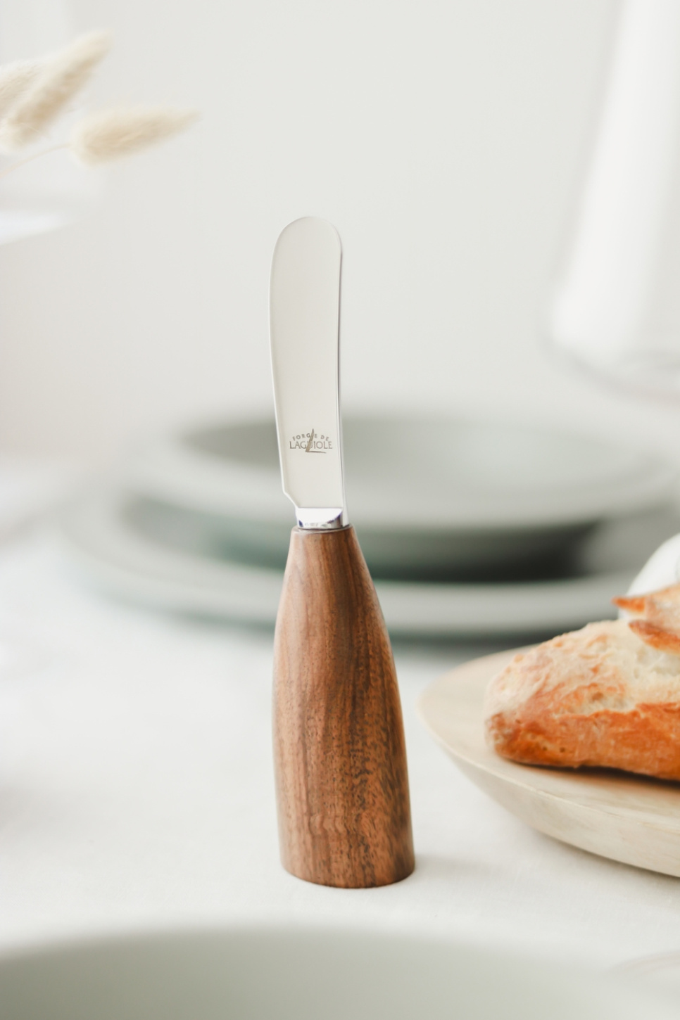 Smörkniv med handtag i Valnöt, Lou Bure - Forge de Laguiole