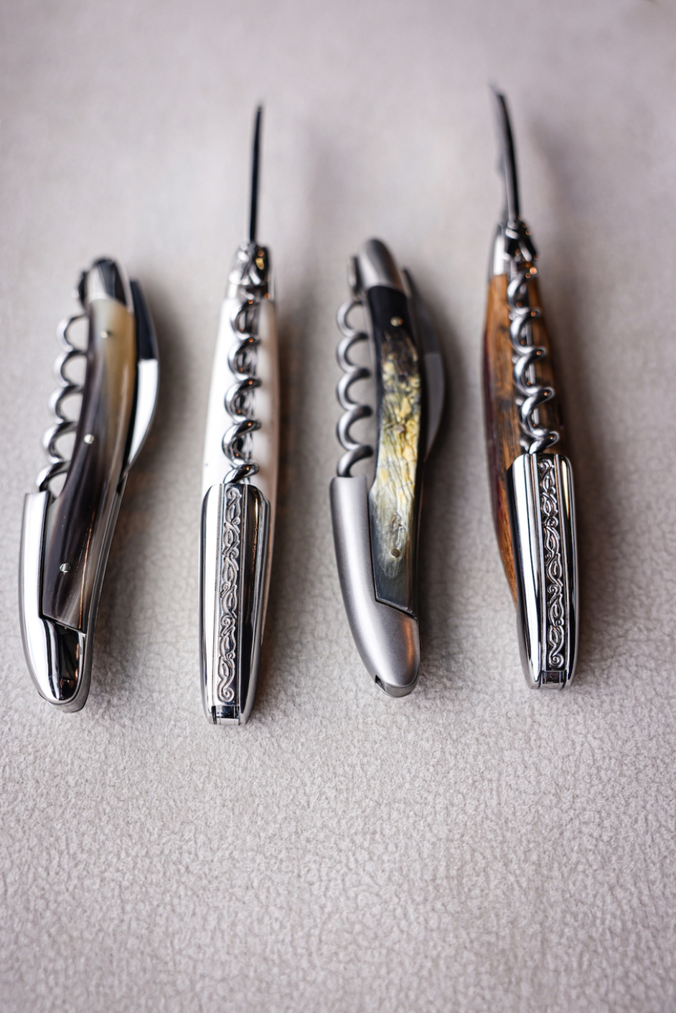 Sommelierkniv av Ben, damaskerad m dekor, Collection - Forge de Laguiole