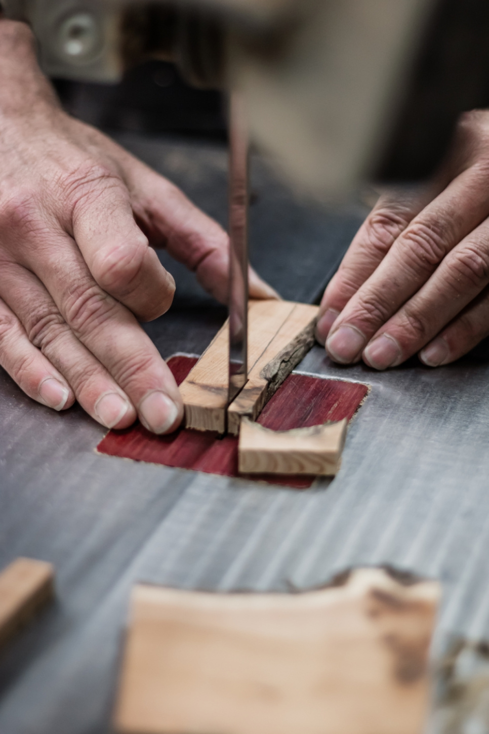 Sommelierkniv av Förstenad Ek, damaskerad m dekor, Collection - Forge de Laguiole