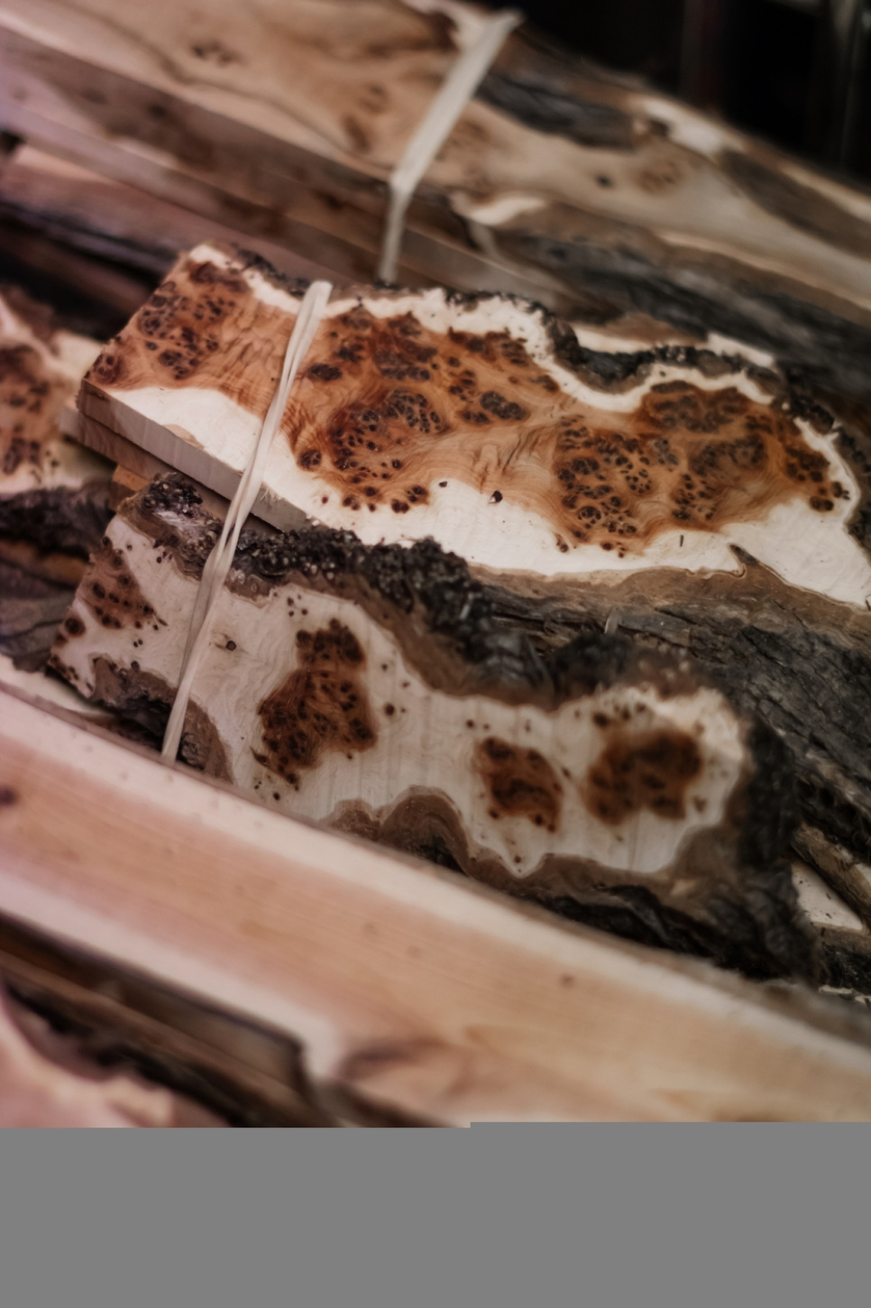 Sommelierkniv av Trä från Vinrankor, damaskerad m dekor, Collection - Forge de Laguiole