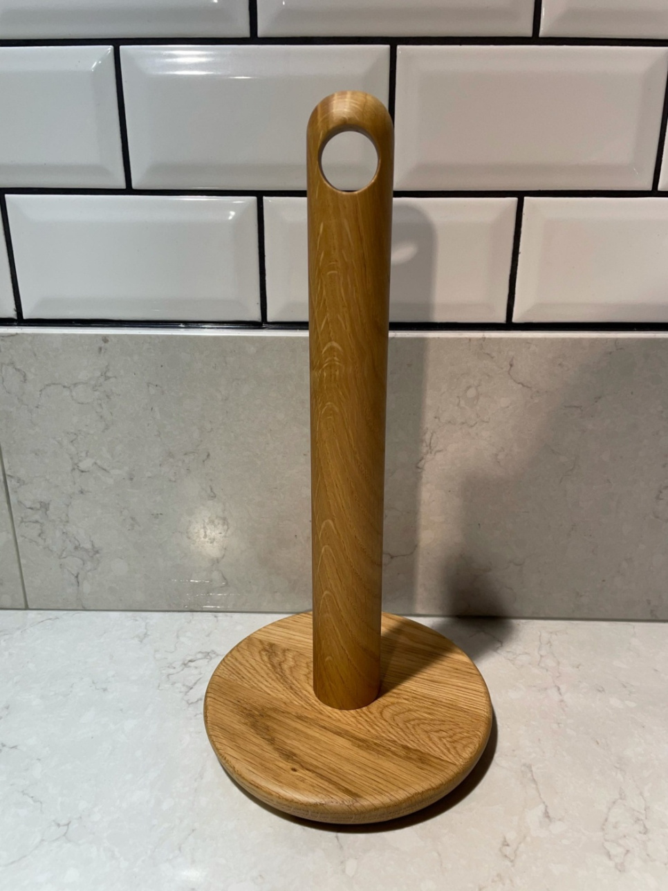 Hållare för hushållspapper, Lackad ek - Breka