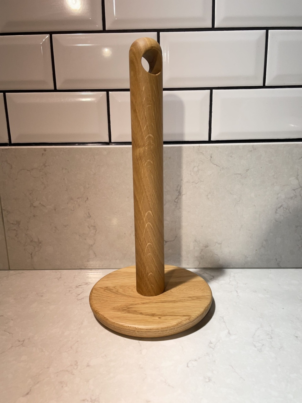 Hållare för hushållspapper, Lackad ek - Breka