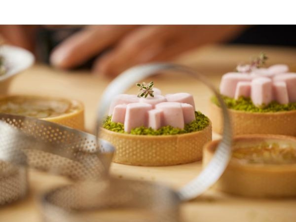 Perforerad stansring 8 x 2 cm - Blomsterberg