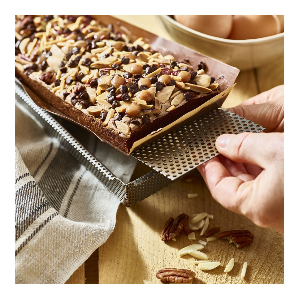 Perforerad avlång bakform, 35 x 10,5cm - De Buyer