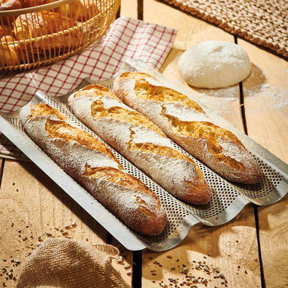Baguetteplåt i rostfritt stål, 40 x 24,5cm - De Buyer Baguetteplåt i rostfritt stål, 40 x 24,5cm - De Buyer