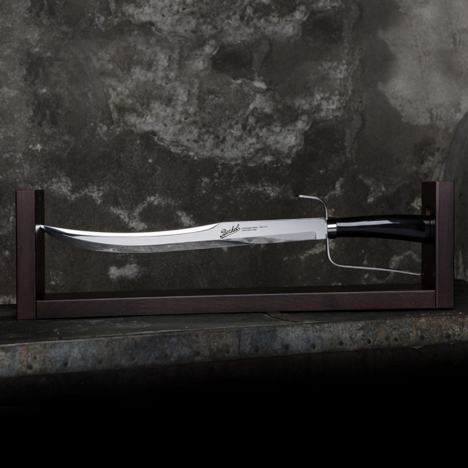 Champagnesabel med trästativ, 52 cm, Elegance Svart Buffelhorn - Berkel Champagnesabel med trästativ, 52 cm, Elegance Svart Buffelhorn - Berkel