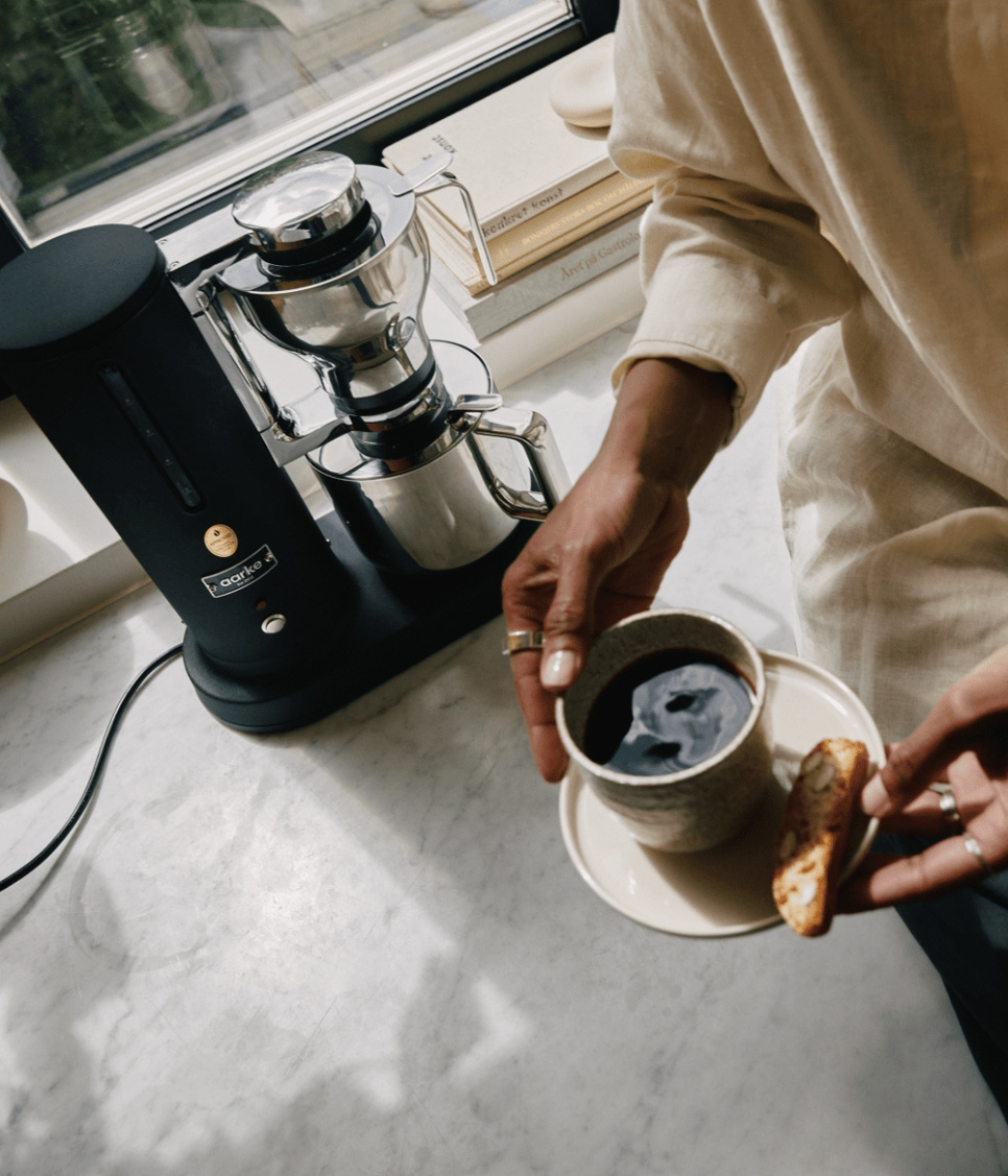 Kaffebryggare i mattsvart - Aarke