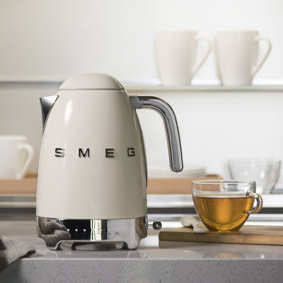 Vattenkokare med temperaturinställning, Creme - Smeg