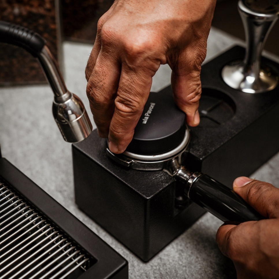 Espresso distributor 58mm, svart - La Pavoni