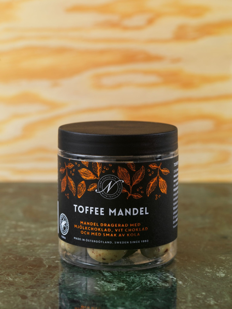 Toffee-mandel, 150g - Narr Chocolate i gruppen Matlagning / Kolonial hos The Kitchen Lab (2070-26796)