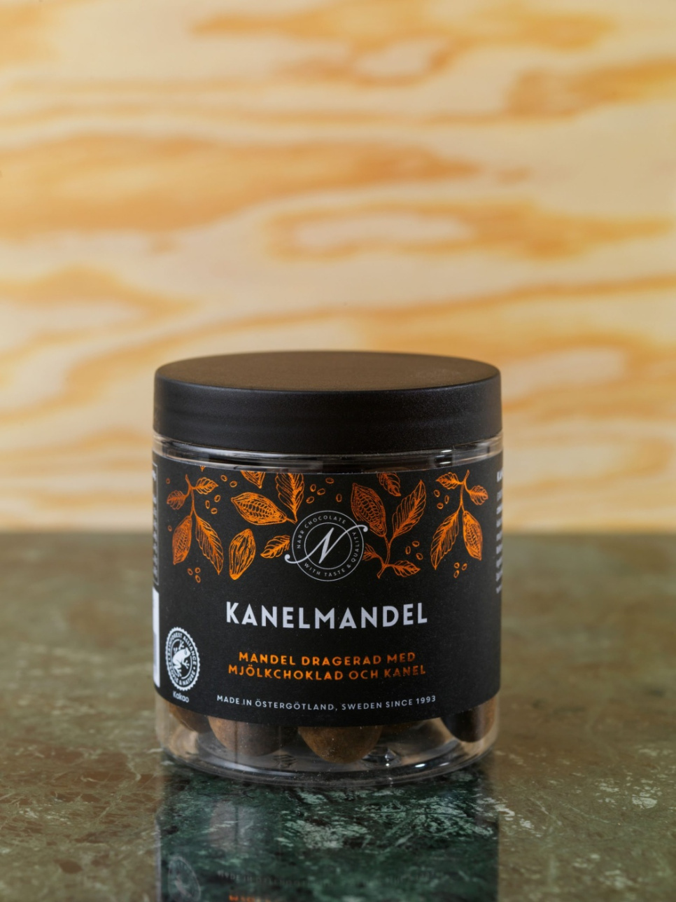 Kanelmandel, 150g - Narr Chocolate i gruppen Matlagning / Kolonial hos The Kitchen Lab (2070-26801)
