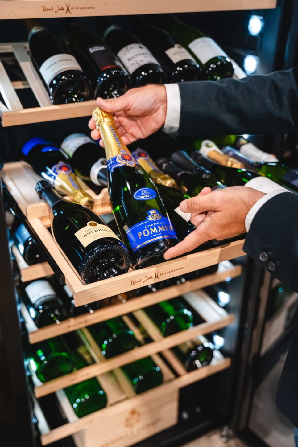 Champagnehylla Richard Juhlin VS200 - Vigneron