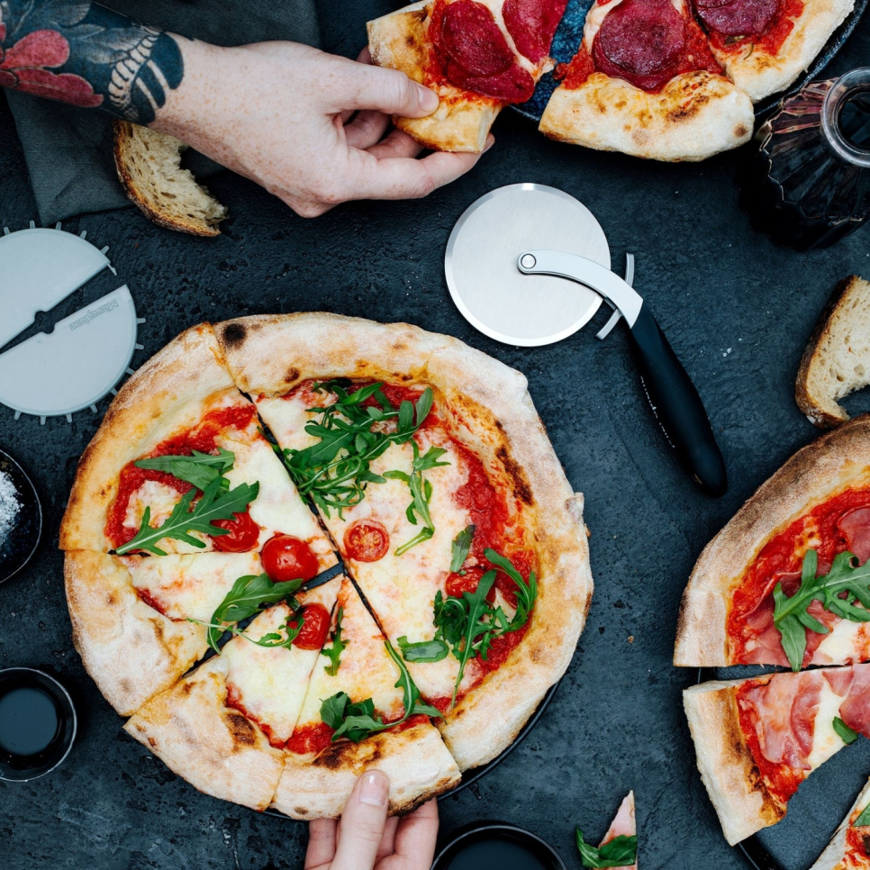 Pizzahjul, Professional Pizza Wheel - Microplane Pizzahjul, Professional Pizza Wheel - Microplane