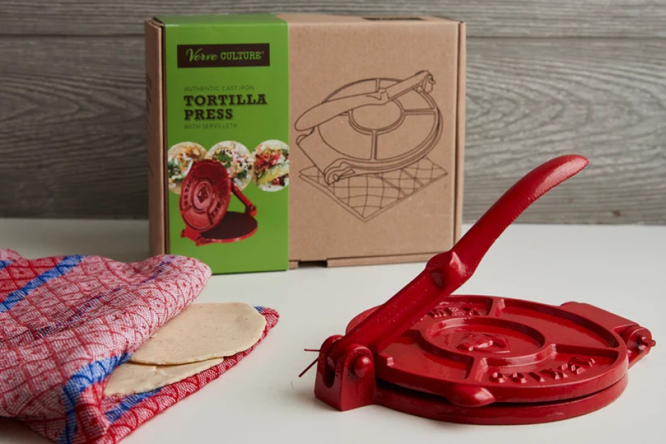 Tortillapress i gjutjärn, röd, med Servilleta - Verve Culture