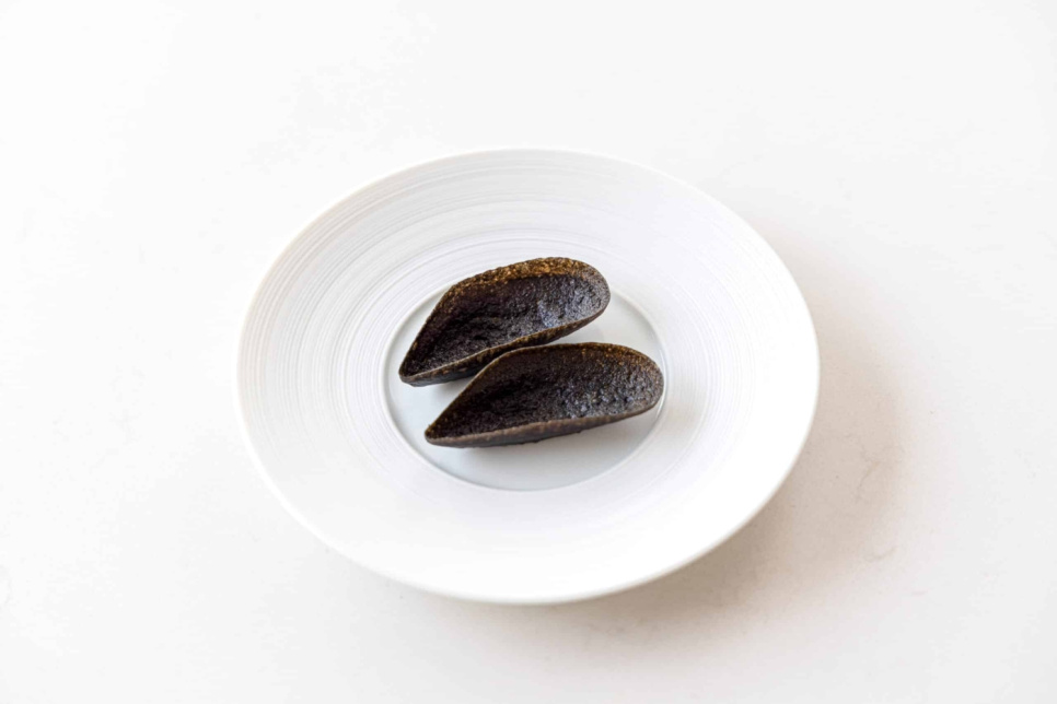 Krustadjärn, Realistic Mussel Pie Tee - Moldbrothers