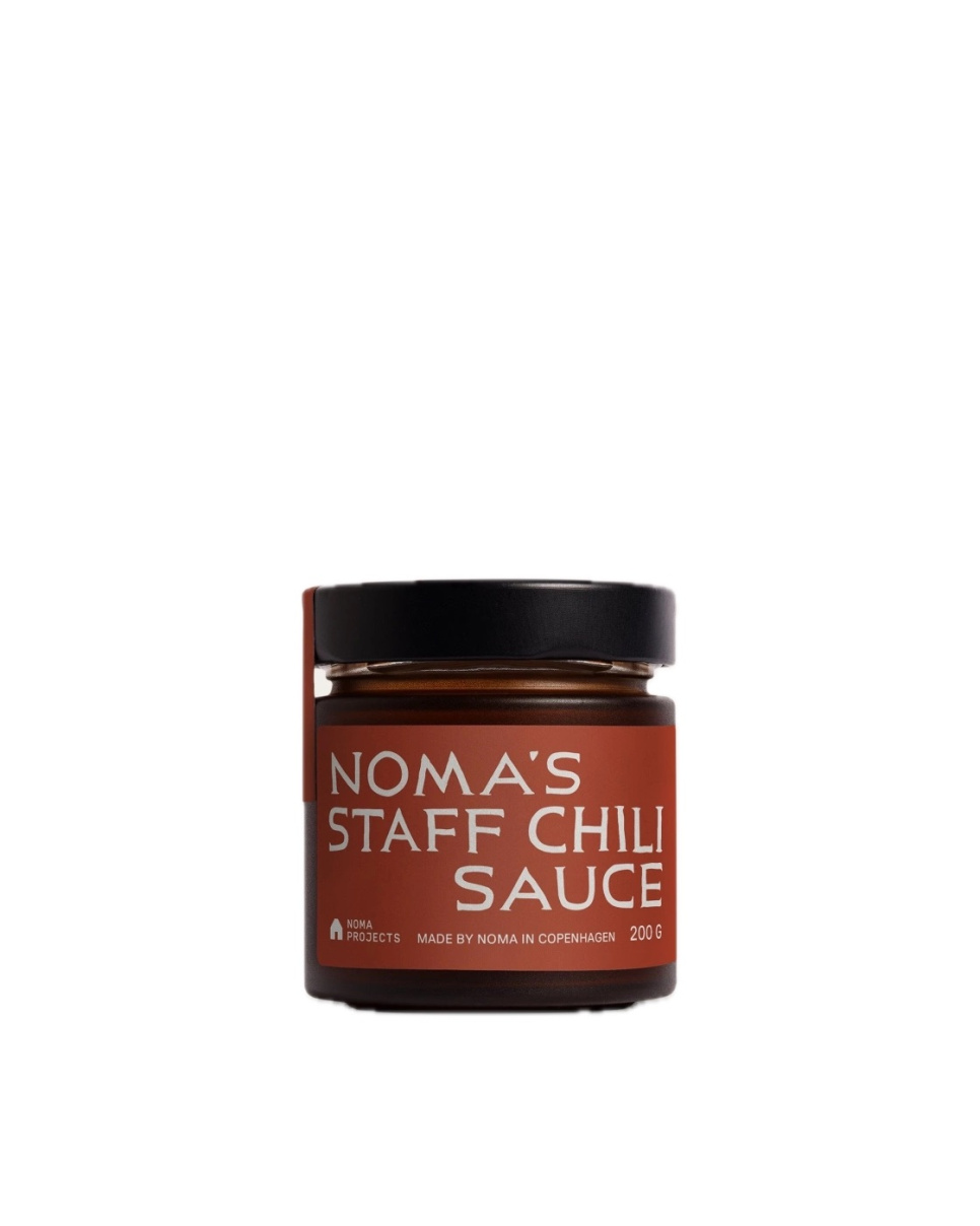 Nomas Staff Chili Sauce, 200 g - Noma Projects i gruppen Matlagning / Kolonial hos The Kitchen Lab (2297-35563)